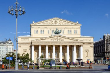 Moskova, Rusya - 13 Eylül 2018: Bolşoy Tiyatrosu, Moskova, Rusya Teatralnaya meydanında. Ünlü ve güzel Rus Balesi ve kültürel Simgesel Yapı İnşaat,