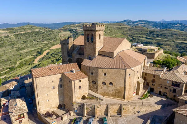 Cidade Espanhola Ujue Uxue Basco Sua Igreja Fortificada Século Xii — Fotografia de Stock