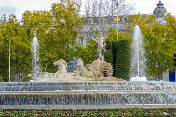 Tipica Fontana Neptuno Paseo Castellana Madrid Spagna — Foto Stock