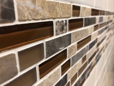 Cam ve seramik petek duvar karoları perspektif görünümü ile mutfak,