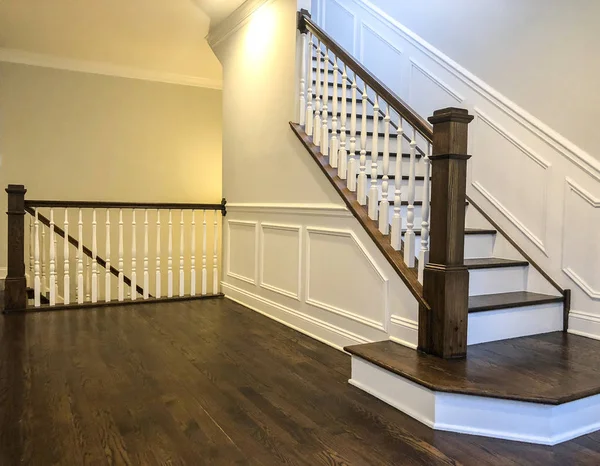 Escadas Luxo Casa Família — Fotografia de Stock