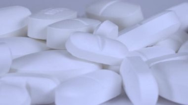 Beyaz hapları ile ilaç ilaç tedavisi kavramı.