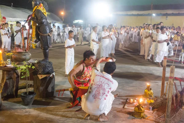 Trang Thailandia Ottobre 2018 Medium Spirituale Guan Prega Dio Santuario — Foto Stock
