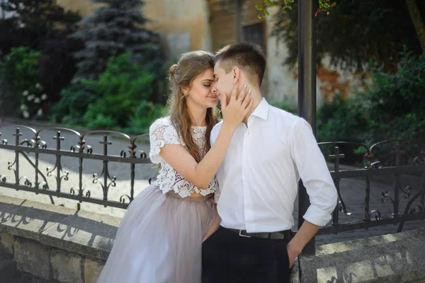Luxury Wedding Couple Embracing Hugging Kissing Sunny Light Gorgeous Bride — Stock Photo, Image