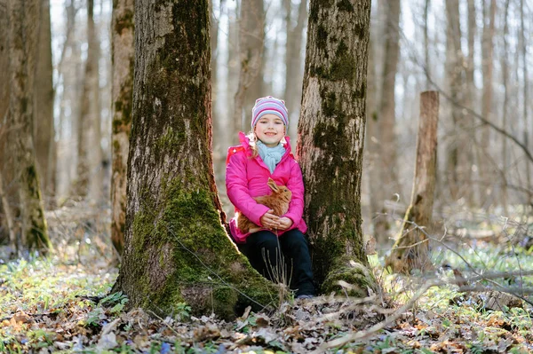 Holčička Králíkem — Stock fotografie