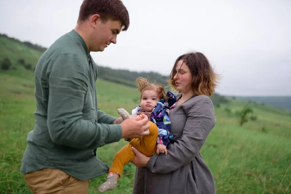 Eltern Und Ihre Kleine Tochter Eltern Verkleiden Ihre Tochter — Stockfoto