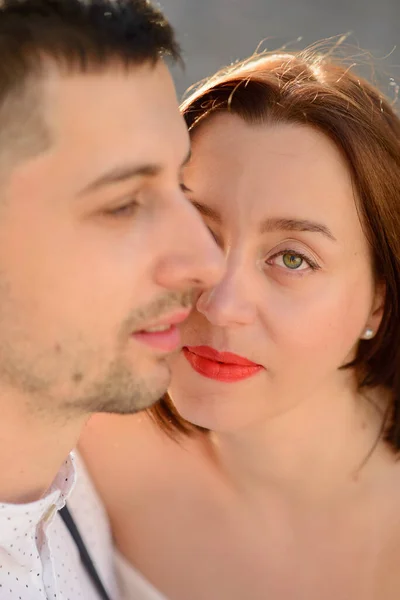 Hermosa Pareja Elegante Una Cita Las Calles Ciudad Vieja —  Fotos de Stock