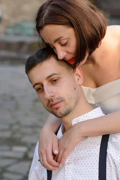 Hermosa Pareja Elegante Una Cita Las Calles Ciudad Vieja —  Fotos de Stock