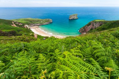 Ballota beach adacık Castro, Llanes, İspanya, İspanya ile