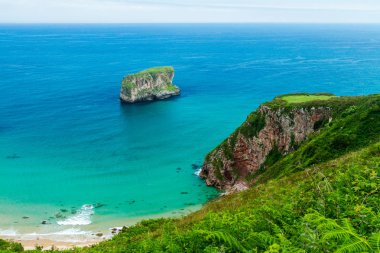 Ballota beach adacık Castro, Llanes, İspanya, İspanya ile