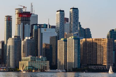 Alacakaranlık saat Toronto Adaları ile göl Ontario, Kanada Toronto manzarası.