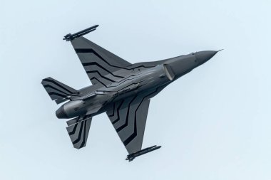 Torre Del Mar, Malaga, İspanya-Temmuz 30: Uçak F-16 Belçikalı yalnız görüntü katılan bir sergide Torre del 1 airshow üzerinde Mar 30 Temmuz 2016 yılında Torre del Mar, Malaga, İspanya