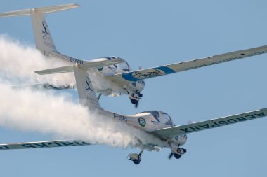 Torre Del Mar, Malaga, İspanya-Temmuz 28: Uçak Grob G109b bir sergi 3 airshow Torre del Mar 28 Temmuz 2018 yılında Torre del Mar, Malaga, İspanya katılan Aerosparx takımının