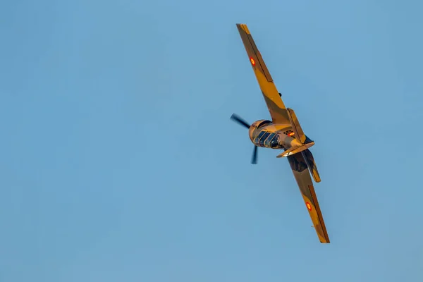 말라가 스페인 항공기 Yakolev 52의 Salva 비치에에서 전시회 Airshow에 델에서 — 스톡 사진