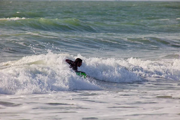 San Fernando Cadiz España Feb Bodyboader Identificado Tomando Olas Campeonato — Foto de Stock