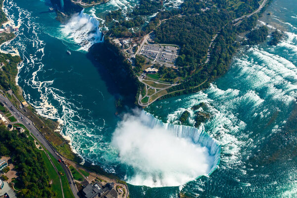 Вид с воздуха на Ниагарский водопад, Онтарио, Канада

