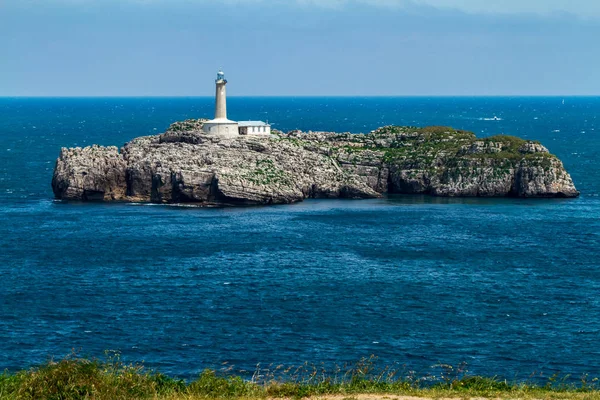 Faro en la isla de Mouro — Foto de Stock