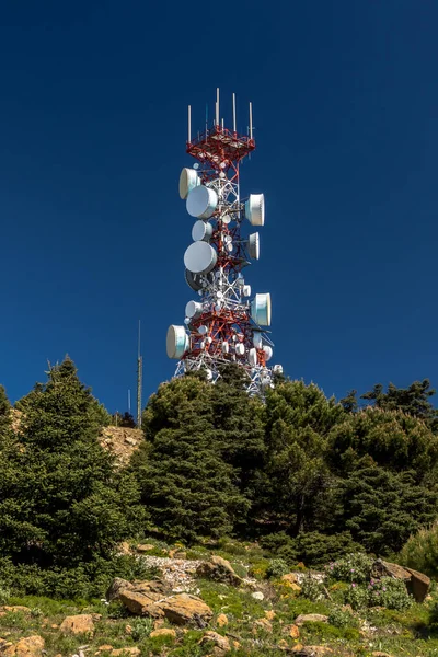 Torre de comunicaciones —  Fotos de Stock