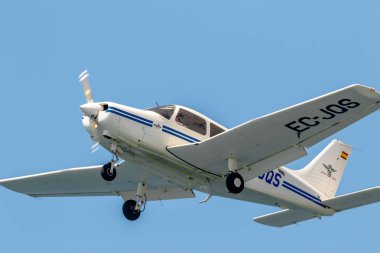 Uçak Piper Pa-28-161 savaşçı III