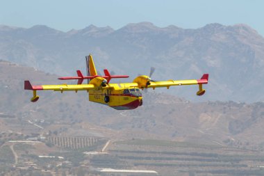 Deniz uçağı canadair cl-215 