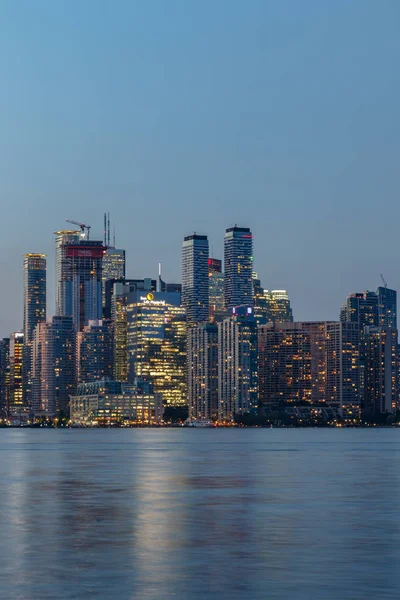 Vista notturna del centro di Toronto, Ontario, Canada — Foto Stock