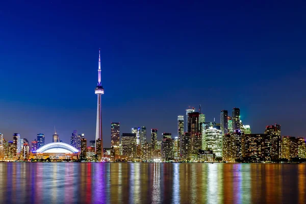 Toronto şehir merkezinin gece manzarası, Ontario, Kanada