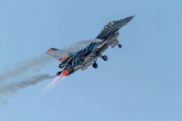 Aircraft F-16 Belgian solo display — Stock Photo, Image