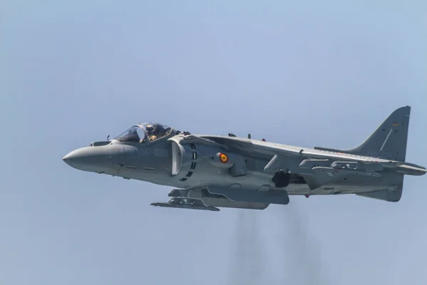 加上 av-8b 鹞 — 图库照片