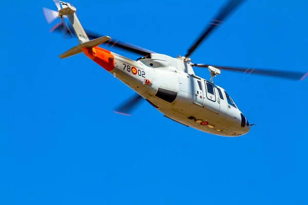 Hubschrauber sikorsky s-76c — Stockfoto