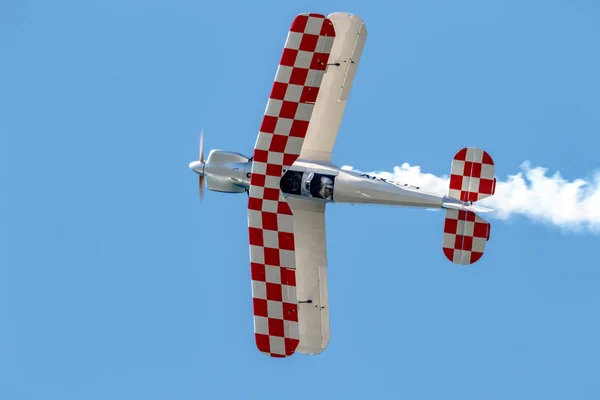 Flugzeug casa bucker 1.131e jungmann der bucker patrol — Stockfoto