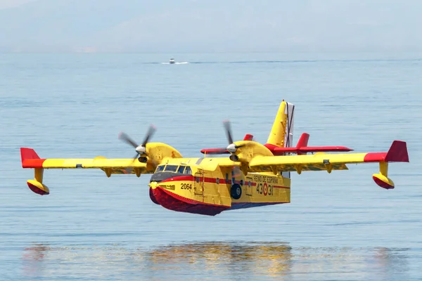 Гідролітак фірма Canadair cl-415 — стокове фото