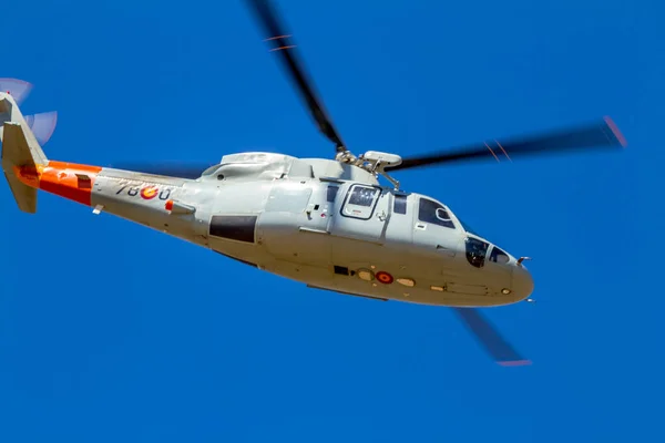 Hubschrauber sikorsky s-76c — Stockfoto