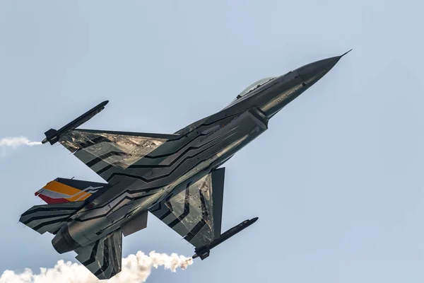 Aircraft F-16 Belgian solo display — Stock Photo, Image