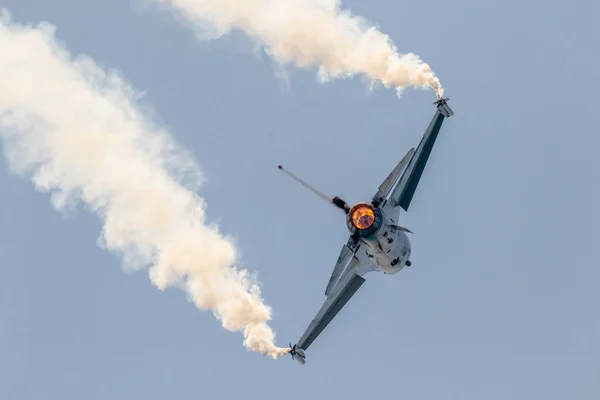 Бельгійський F-16 літаків соло дисплей — стокове фото