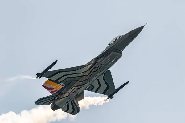 Aircraft F-16 Belgian solo display — Stock Photo, Image