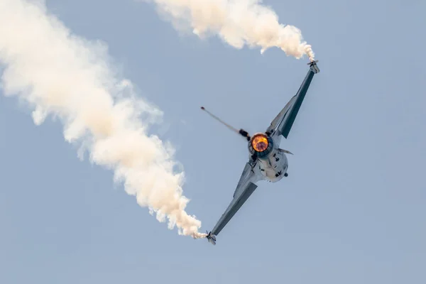Бельгійський F-16 літаків соло дисплей — стокове фото
