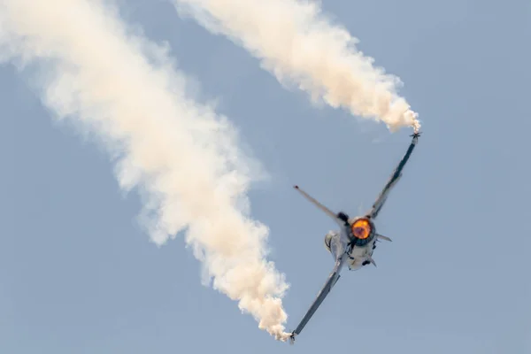 Vliegtuigen F-16 Belgische solo display — Stockfoto