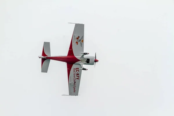 Jorge Macias com a aeronave Extra EA-200 — Fotografia de Stock