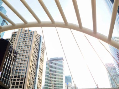 Modern ve alt görünümü Tayland binaların kadar. Ekonomi, Maliye, iş etkinlik kavramı. 