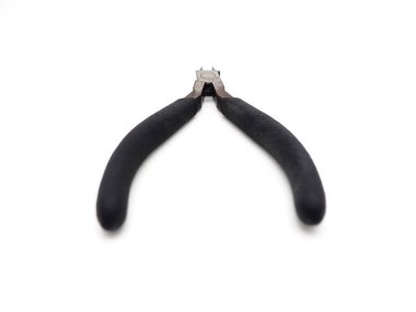 Beyaz arka plan üzerinde izole modeli kit için bir kesme pense.