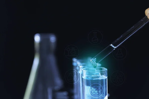 Kutató Üveg Laboratóriumi Kémiai Kémcsövek Folyadék Analitikai Orvosi Gyógyszerészeti Tudományos — Stock Fotó