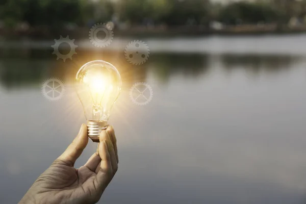 Handen Håller Glödlampa Innovation Och Kreativt Koncept — Stockfoto