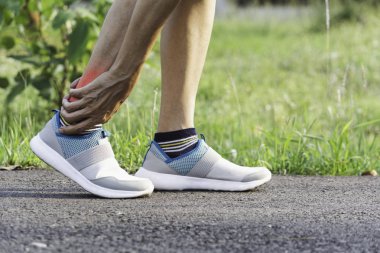 Erkek bacağı için clings. Bacağındaki ağrı. Sağlık ve 