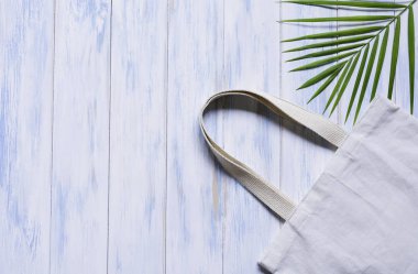 Beyaz kadın çantası kanvas kumaş. Bez torba mockup co ile alışveriş