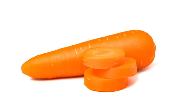 新鲜的胡萝卜在白色的背景上被隔离 胡萝卜的特写 — 图库照片