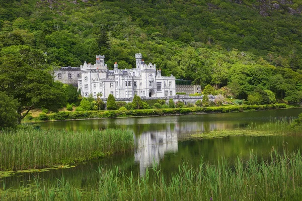 Kylemore Abbey Jezeře Národní Park Connemara Irsku — Stock fotografie