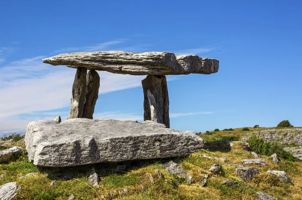 Poulnabrone Dolmen Portal Tomb Burren County Clare Irlanda — Fotografia de Stock