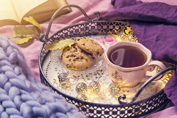 Rózsaszín Csésze Tea Cookie Kat Koszorú Gyapjú Takaró — Stock Fotó