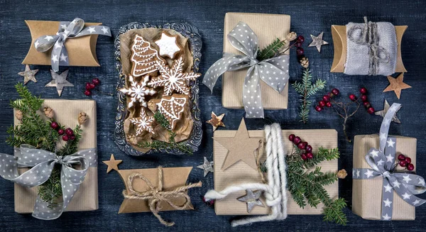 Рождественские Подарки Деревянном Фоне — стоковое фото