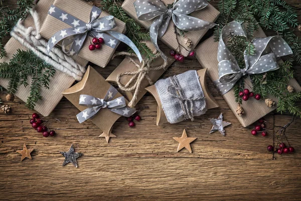 Різдвяні Старовинні Подарунки Дерев Яному Фоні — стокове фото